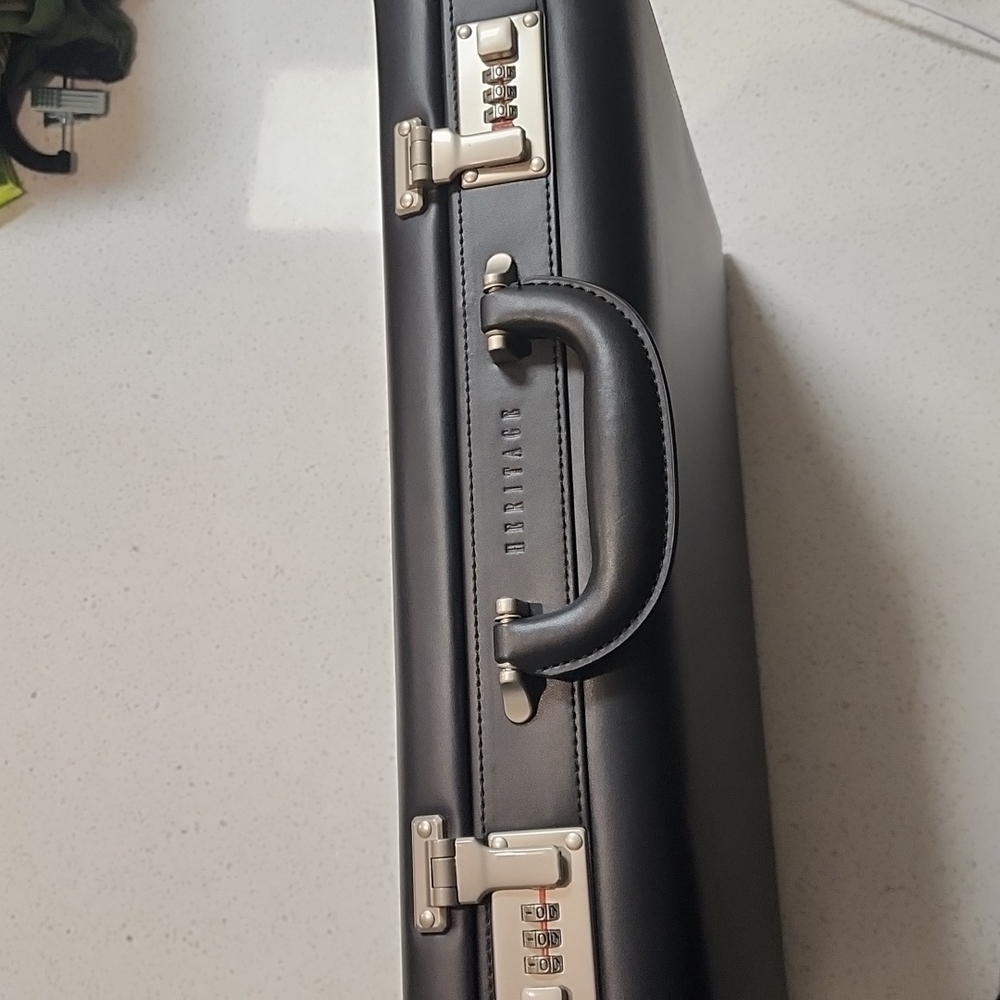 Heritage Vinyl Single Compartment Computer Case